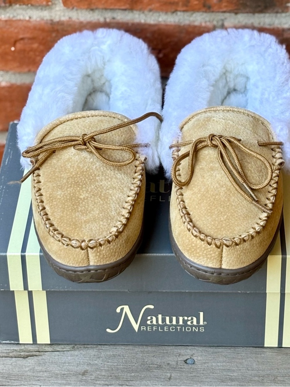 Natural Reflections Iceland II Women's Suede Sheepskin Slippers Sz 9M - Picture 2 of 7